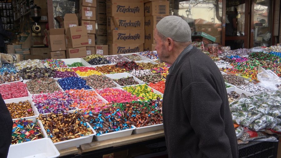 Konya’da Şeker Ve Kolonyalar Bayram Tezgahında