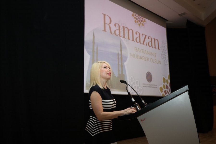 Rektör Özkan Bayramlaşma Töreninde Gözyaşlarına Hakim Olamadı