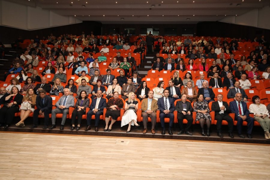 Rektör Özkan Bayramlaşma Töreninde Gözyaşlarına Hakim Olamadı