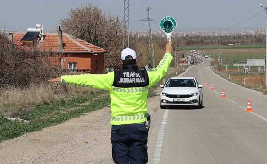 Jandarma Aksaray’da Dron İle Denetliyor