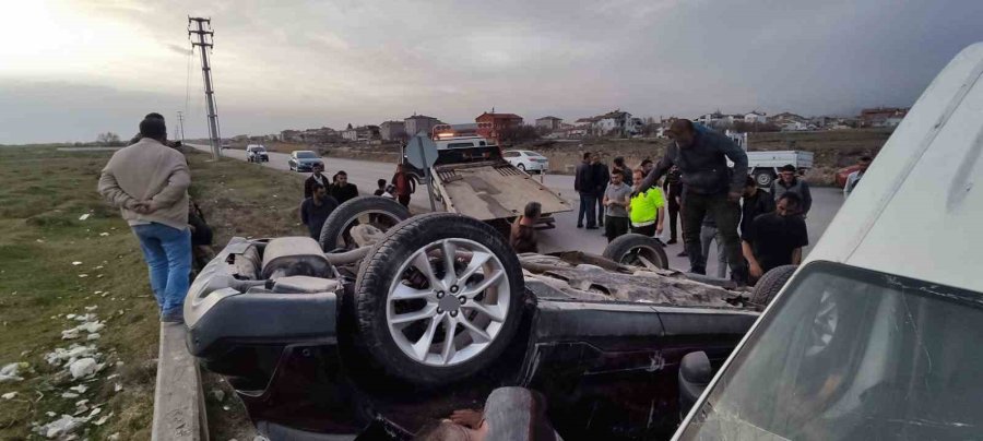 Makam Aracıyla Kaza Yapan Belediye Başkanı Ağır Yaralandı
