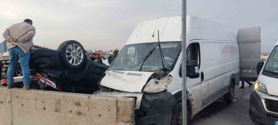 Makam Aracıyla Kaza Yapan Belediye Başkanı Ağır Yaralandı