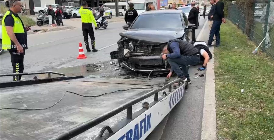Polisin ’dur’ İhtarına Uymayan Sürücü Ortalığı Savaş Alanına Çevirdi