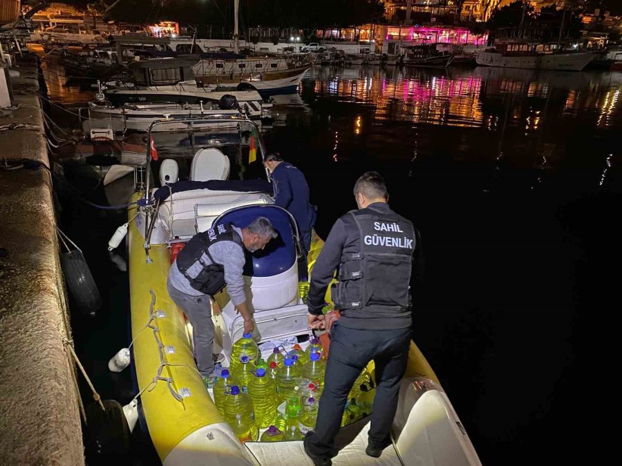 Kaş’ta Düzensiz Göçmen Kaçakçılığı Operasyonunda 2 Kişi Tutuklandı