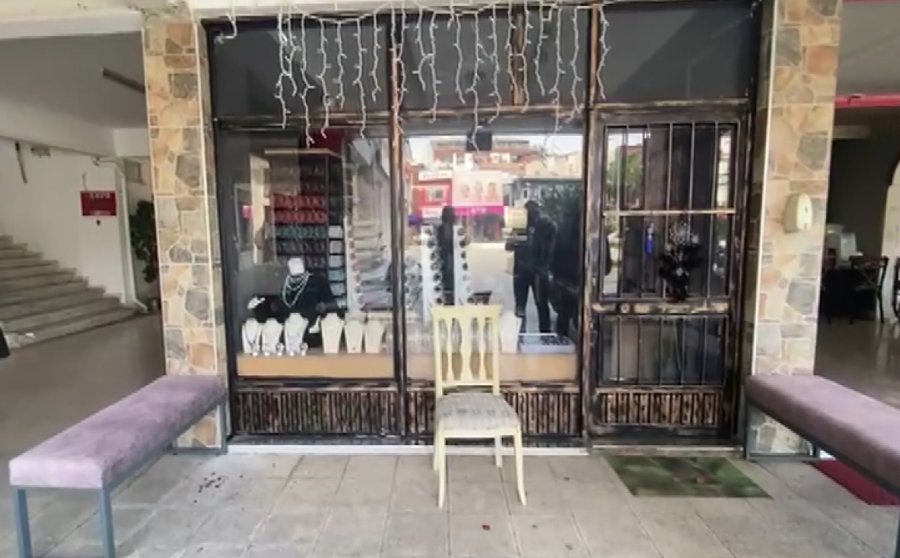 Antalya’da Baba Oğul Kavgası Kanlı Bitti