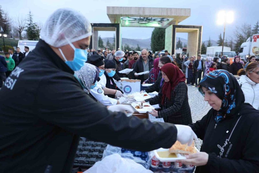Büyükşehir 12 Kırsal İlçede İftar Sofraları Kurdu