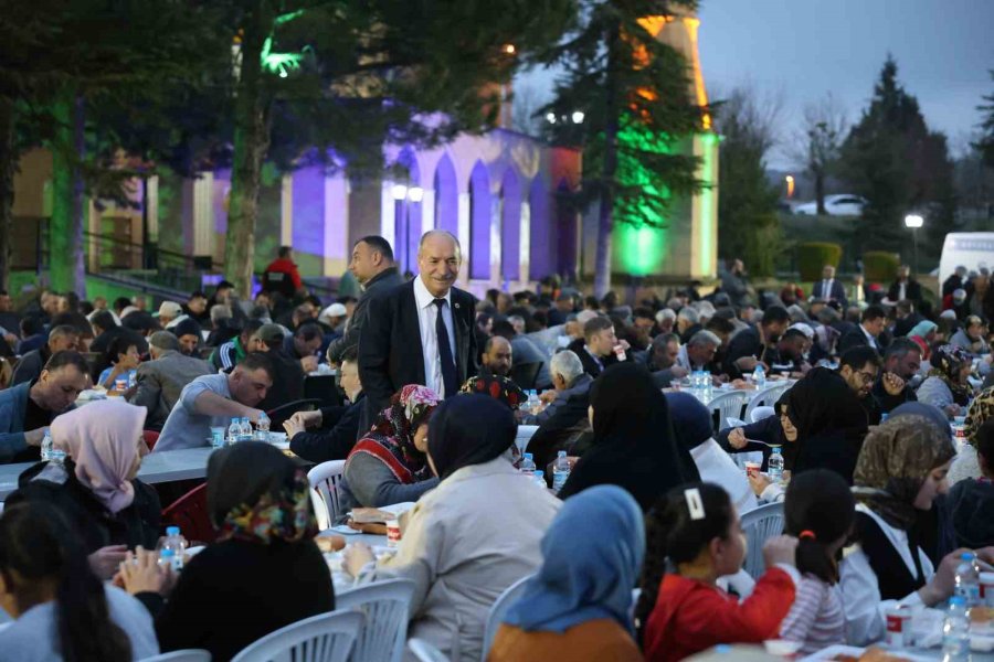 Büyükşehir 12 Kırsal İlçede İftar Sofraları Kurdu