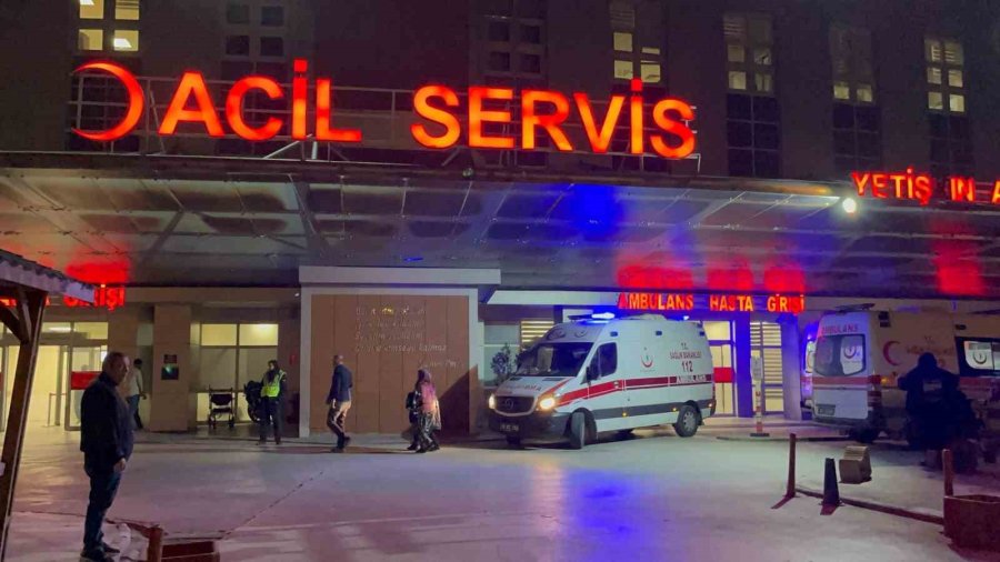 Eskişehir’de 2 Grup Arasında Çıkan Bıçaklı Kavga Kamerada