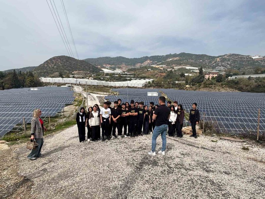 Alanyalı Öğrenciler Güneş Enerjisi Üretimini Yerinde Gördü