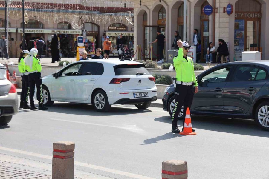 Konya’da Bayram Boyunca Trafik 5 Bin 73 Kamera İle Takip Edilecek
