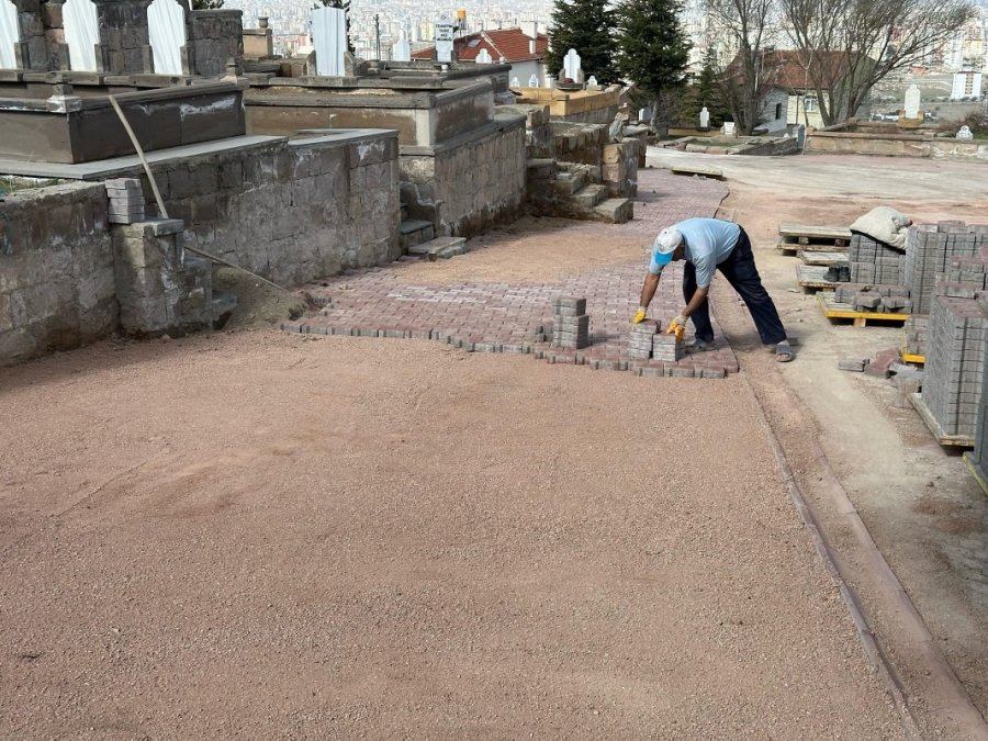 Melikgazi’de Mezarlıklar Bayrama Hazır