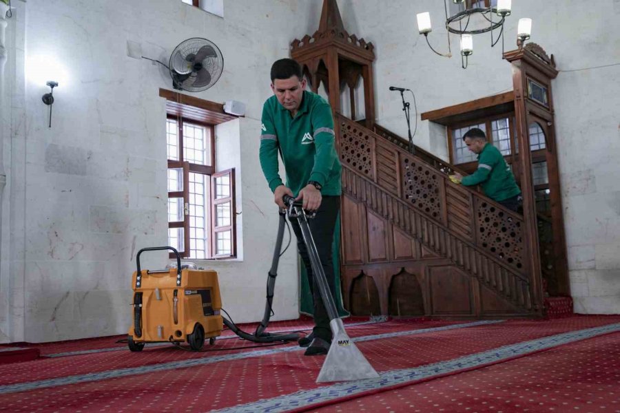 Mersin’de Cami, Cemevi Ve Kiliselerin Bayram Temizliği Yapıldı