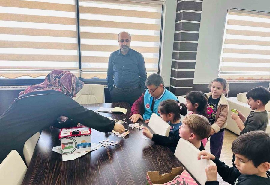 Kur’an Kursu Öğrencilerinden Gazze’ye Anlamlı Destek