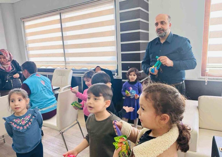 Kur’an Kursu Öğrencilerinden Gazze’ye Anlamlı Destek