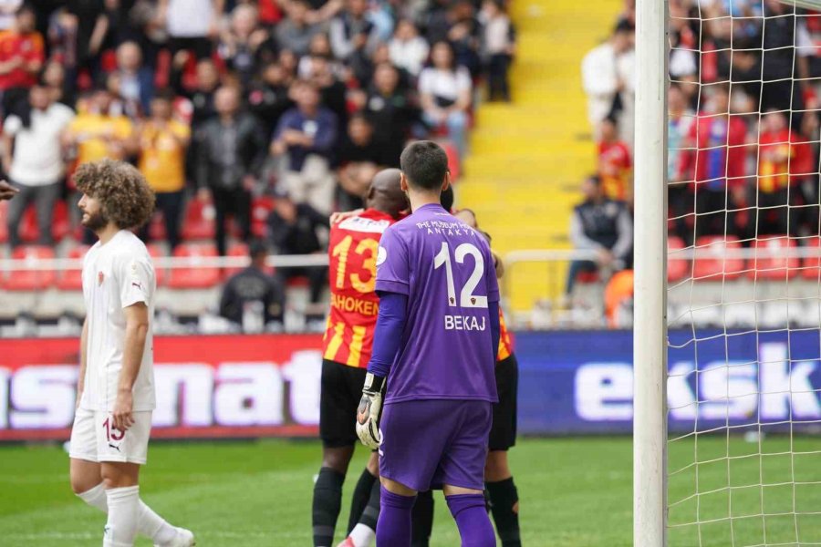 Trendyol Süper Lig: Kayserispor: 2 - Atakaş Hatayspor: 0 (ilk Yarı)