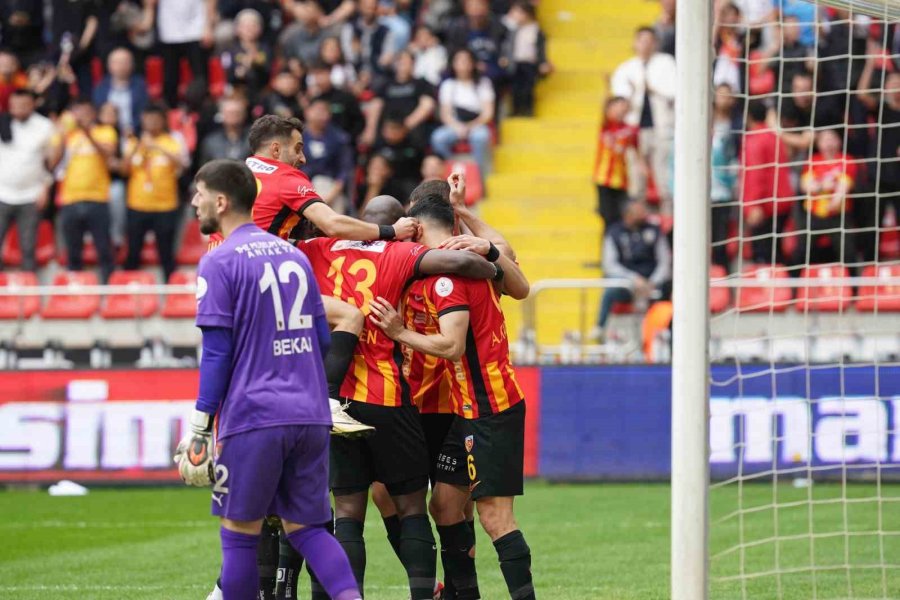 Trendyol Süper Lig: Kayserispor: 2 - Atakaş Hatayspor: 0 (ilk Yarı)