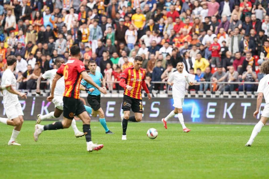 Trendyol Süper Lig: Kayserispor: 2 - Atakaş Hatayspor: 0 (ilk Yarı)