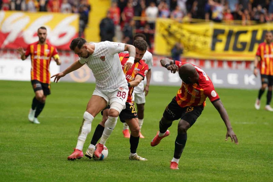 Trendyol Süper Lig: Kayserispor: 2 - Atakaş Hatayspor: 0 (ilk Yarı)