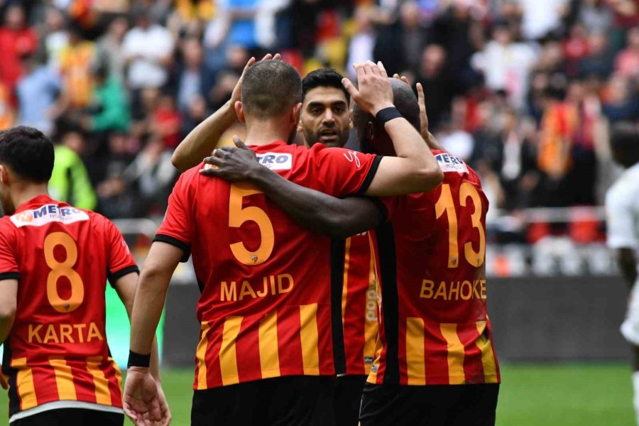 Trendyol Süper Lig: Kayserispor: 2 - Atakaş Hatayspor: 0 (ilk Yarı)