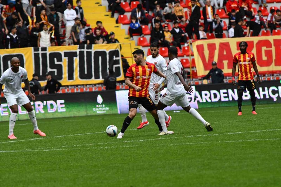 Trendyol Süper Lig: Kayserispor: 2 - Atakaş Hatayspor: 0 (ilk Yarı)