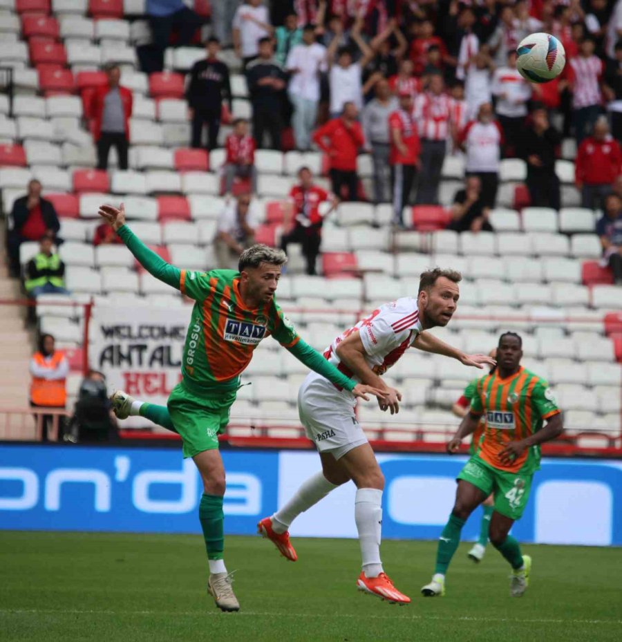 Trendyol Süper Lig: Antalyaspor: 1 - Alanyaspor: 1 (ilk Yarı)