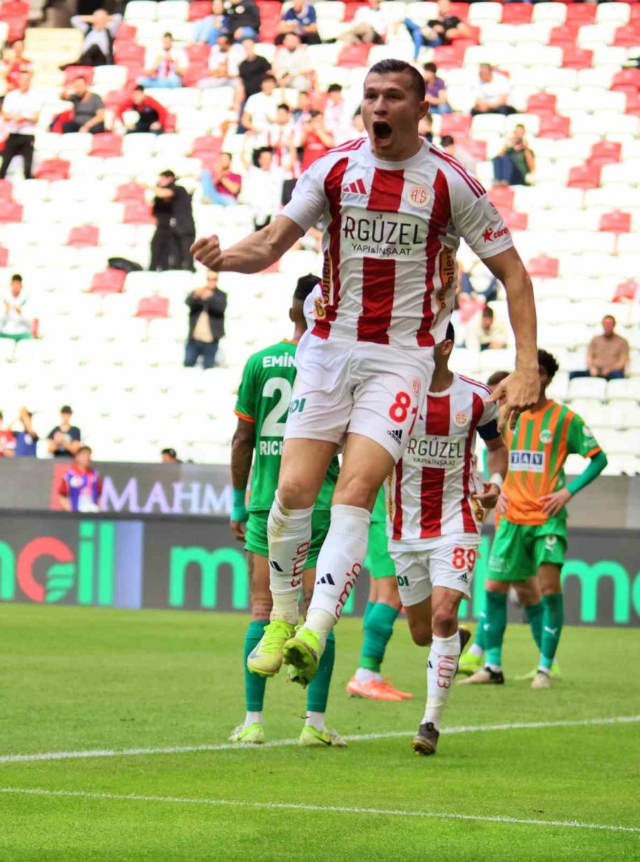 Trendyol Süper Lig: Antalyaspor: 1 - Alanyaspor: 1 (ilk Yarı)