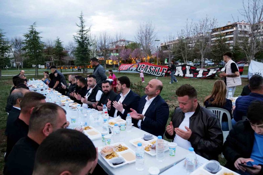 Eskişehir’de Ramazan Boyunca İftar Sofraları Kuruldu