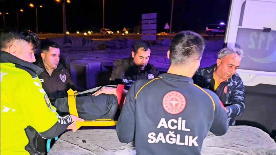 Yoldan Çıkan Otomobil 200 Metre Sürüklendi, Evin Duvarına Çarptı: 1 Yaralı