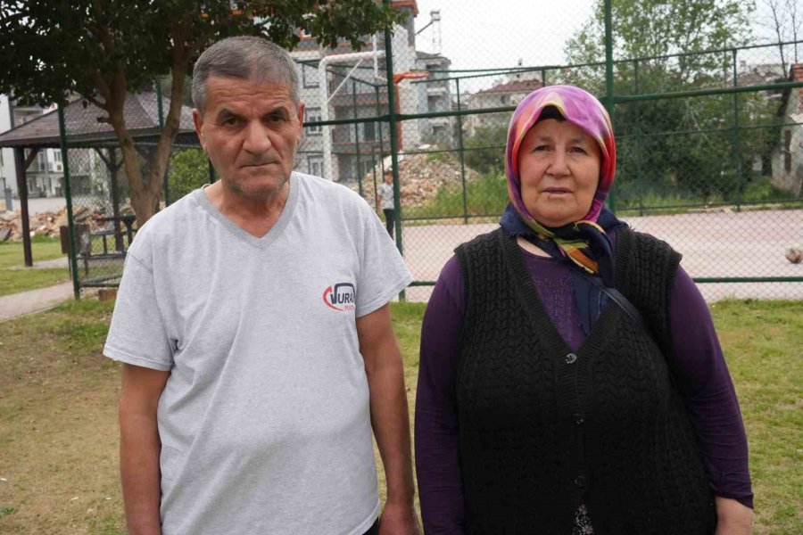 Dolandırıcılar Emekli Maaşıyla 5 Kişiye Bakan Adamın Bayramını Zehir Etti