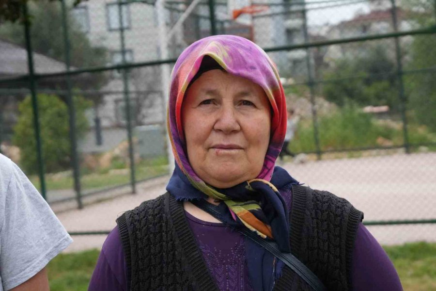 Dolandırıcılar Emekli Maaşıyla 5 Kişiye Bakan Adamın Bayramını Zehir Etti