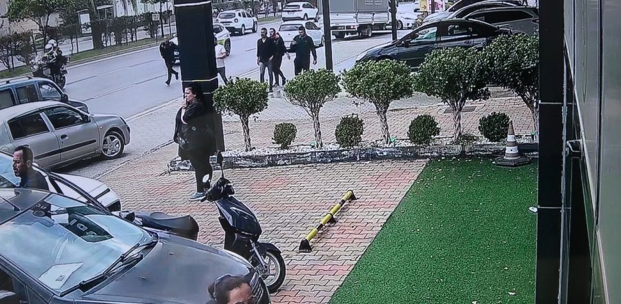 Peşine Takılan Polislerden Kurtulmak İçin Ters Yönden Kaçınca Kaza Kaçınılmaz Oldu