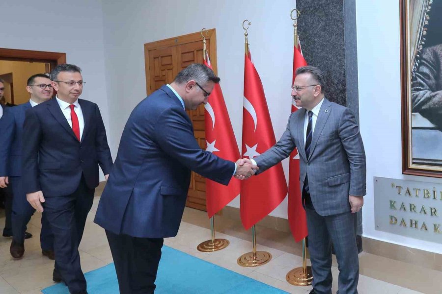 Vali Aksoy, Eskişehir Valiliği Personeli İle Bayramlaştı