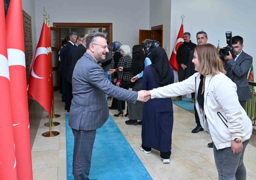 Vali Aksoy, Eskişehir Valiliği Personeli İle Bayramlaştı