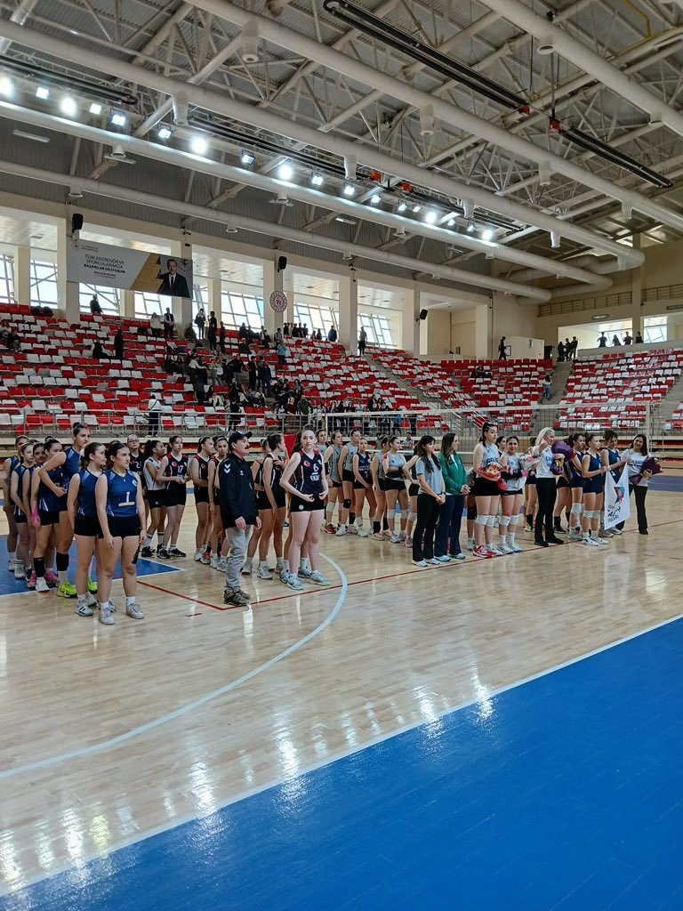 Genç B Kızlar Voleybol Final Heyecanı Sona Erdi