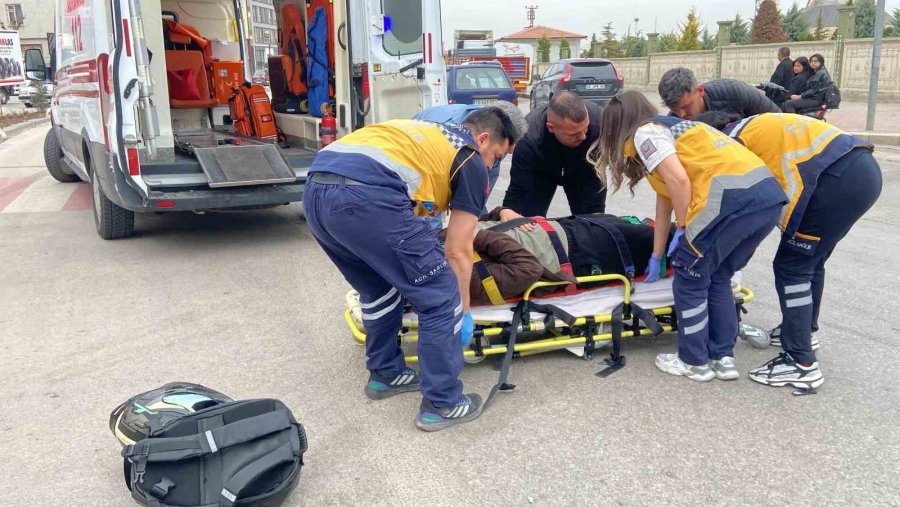 Karaman’da Otomobille Çarpışa Motosikletin Sürücüsü Yaralandı