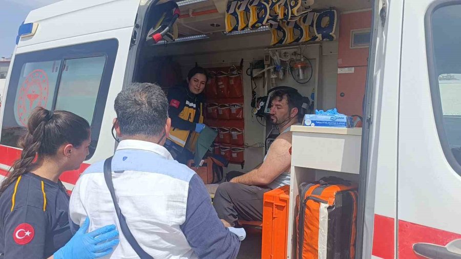 İki Araç Çarpıştı, Sürücüler Hastaneye Gitmedi