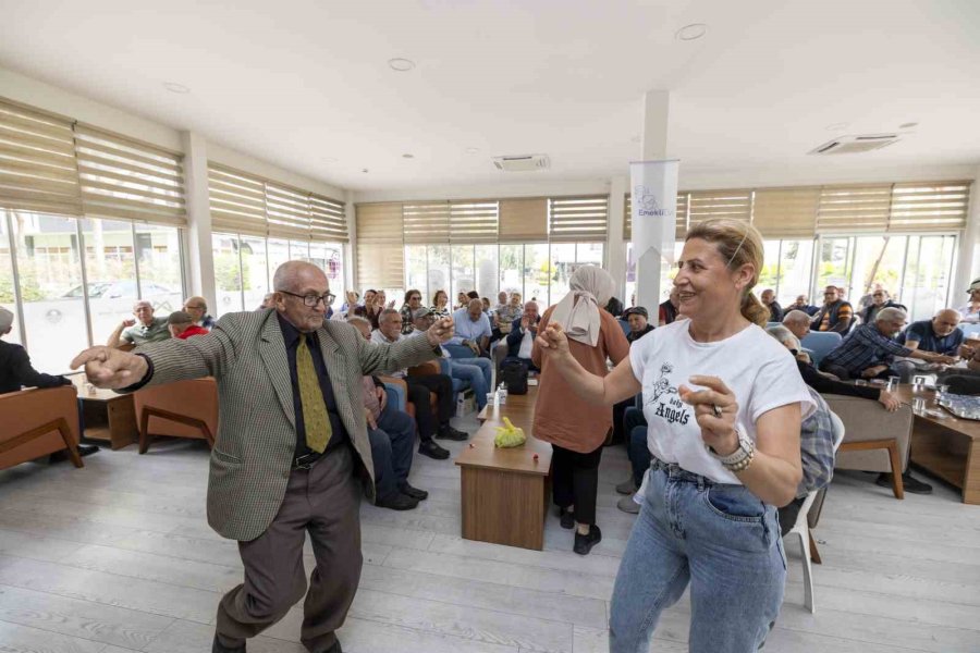 Mersin’de Emekli Evi Üyeleri Bayramlaştı