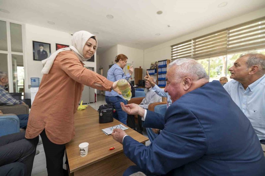 Mersin’de Emekli Evi Üyeleri Bayramlaştı
