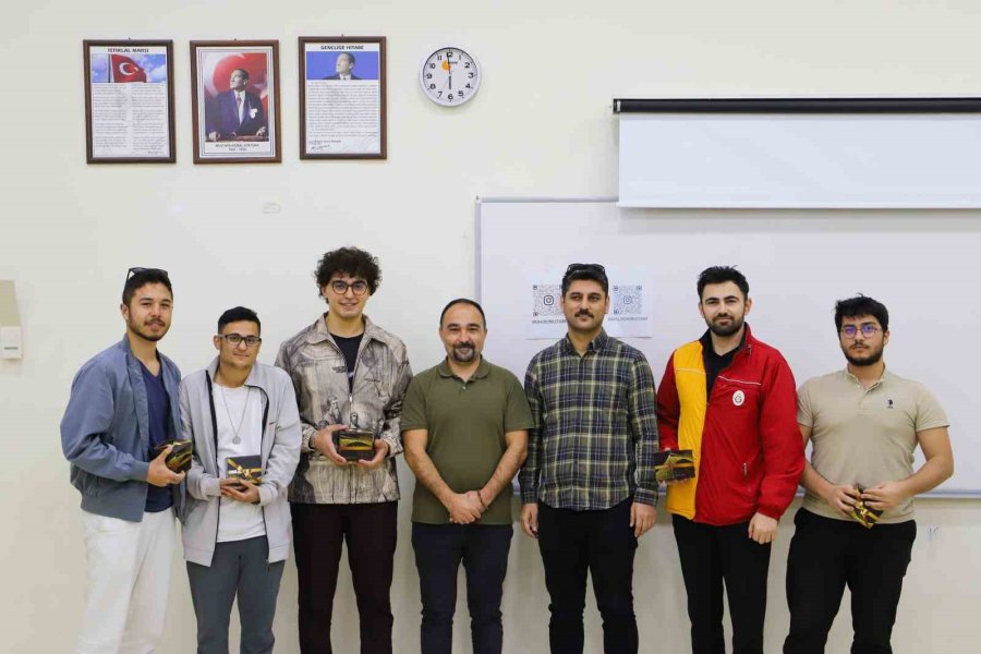 Nöhü Öğrencilerinden Bilgi Ve Eğlenceyi Bir Araya Getiren Etkinlik