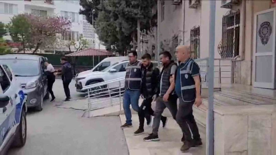 Hapis Cezasıyla Aranan 3 Hükümlü Yakalanıp Cezaevine Gönderildi
