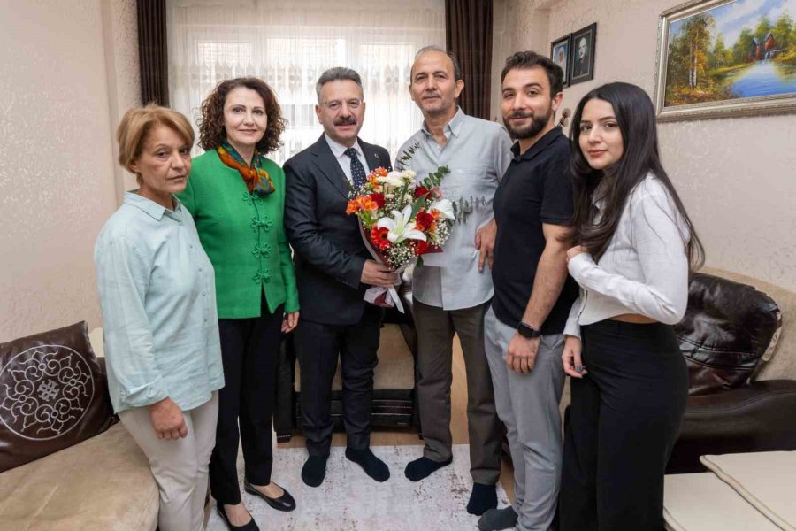 Aksoy Çiftinden Şehit Ailesine Ve Gaziye Bayram Ziyareti