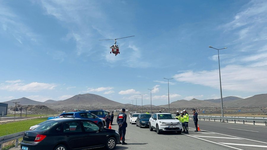 Kayseri’de Yollar Cayrokopter İle Havadan Denetlendi