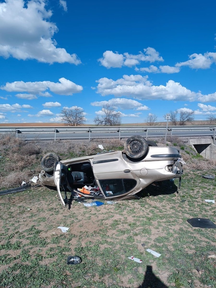 Konya’da Otomobil Takla Attı: 2 Yaralı