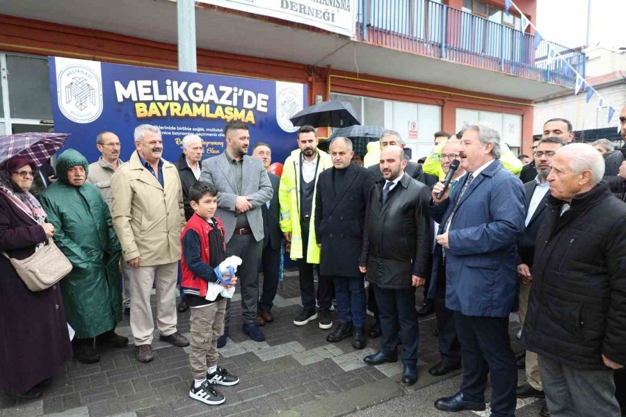 Başkan Palancıoğlu, Kırsal Mahallelerde Vatandaşlarla Bayramlaştı