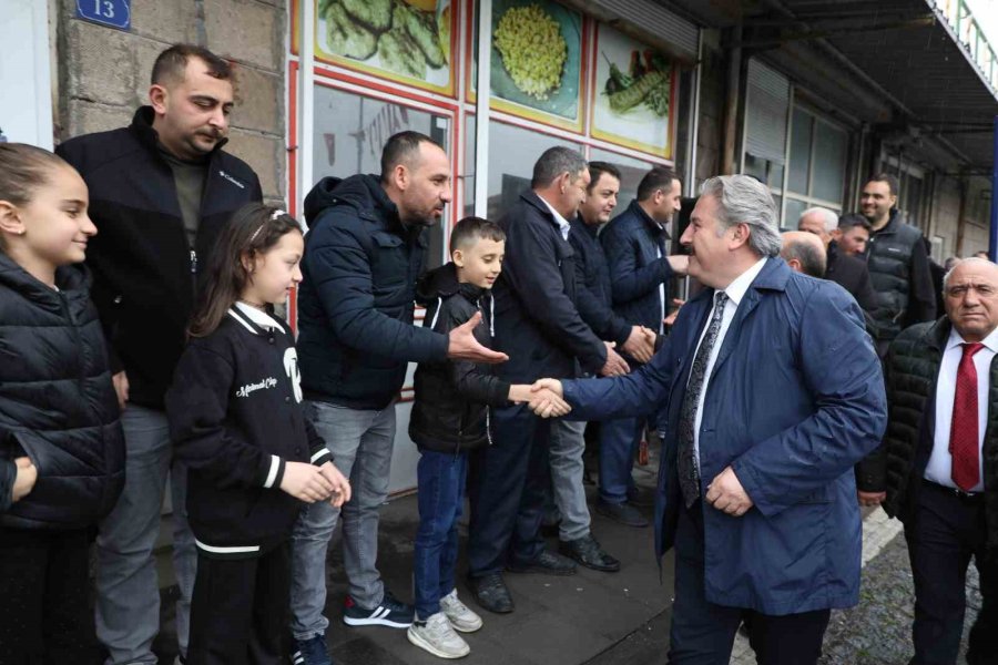 Başkan Palancıoğlu, Kırsal Mahallelerde Vatandaşlarla Bayramlaştı