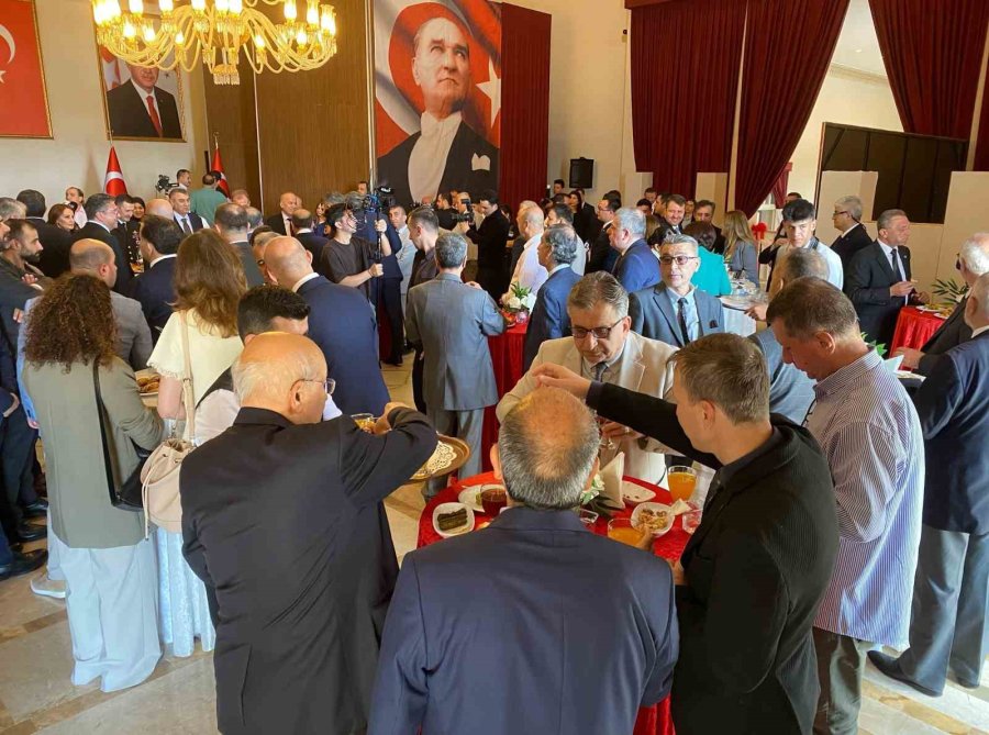 Mersin’de Bayramlaşma Programı Gerçekleşti