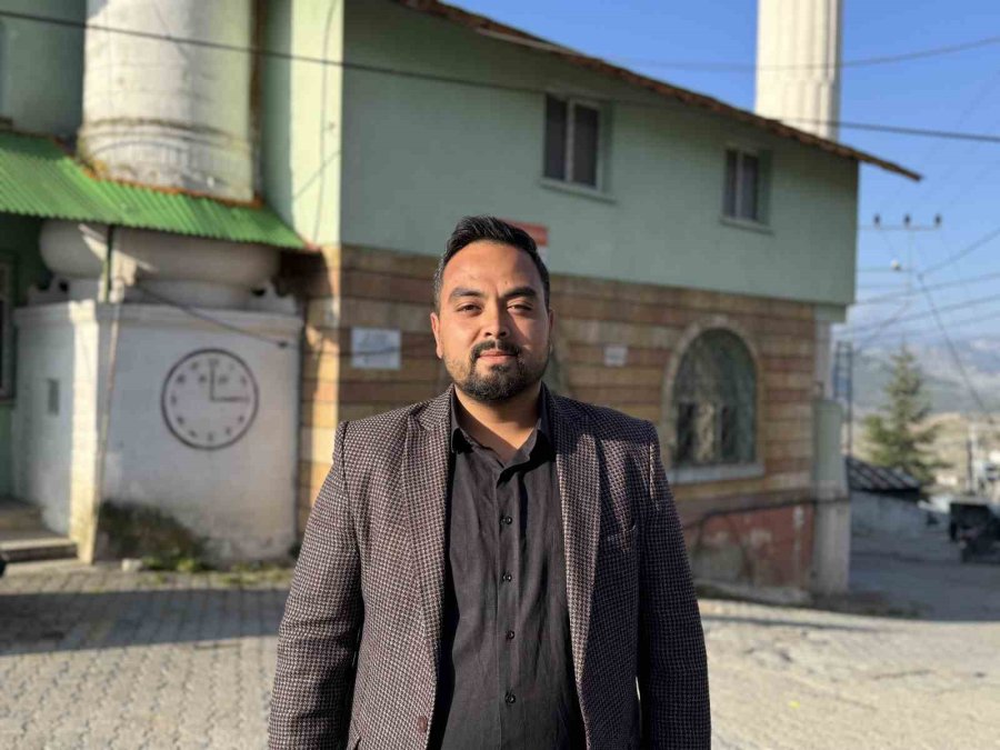 Mersin’de Gelenek Sürüyor, Bayramlaşmak İçin Kuyruk Oluşturdular