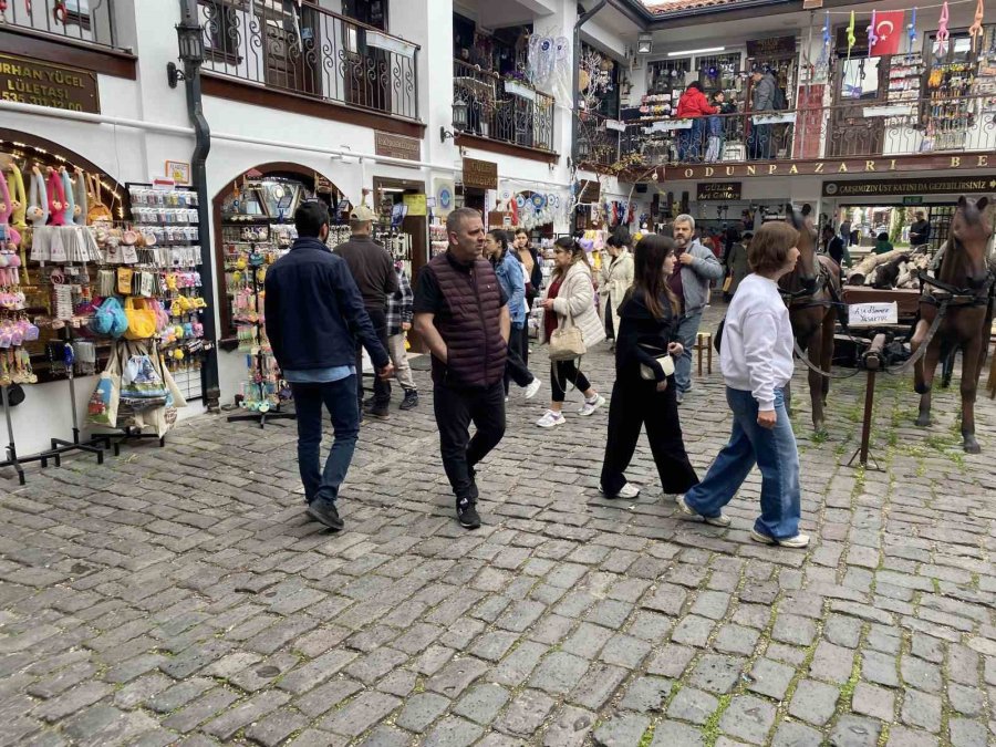 Tarihi Odunpazarı Evleri’nde Bayram Yoğunluğu