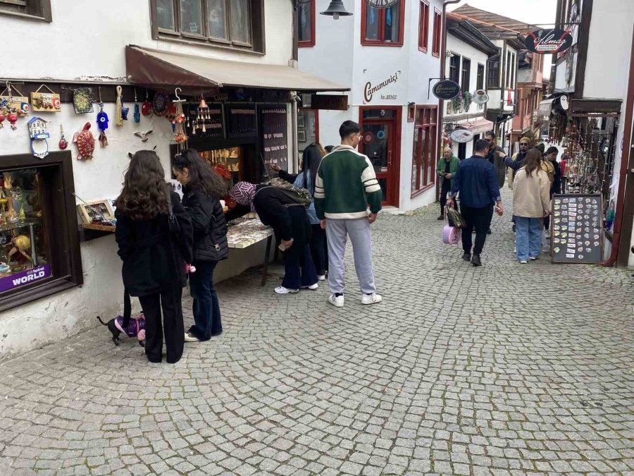 Tarihi Odunpazarı Evleri’nde Bayram Yoğunluğu