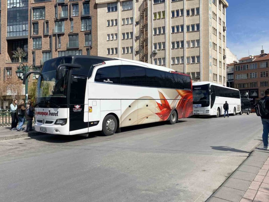 Bayramda Eskişehir’e Gelen Turistler Gondol Seferlerini Yoğunlaştırdı